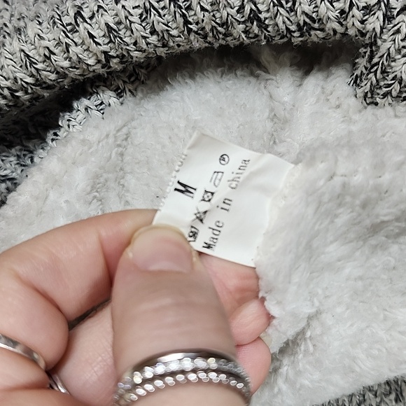 Sherpa lined heathered chunky knit hooded sweater toggle closure Womens medium. - Picture 6 of 9